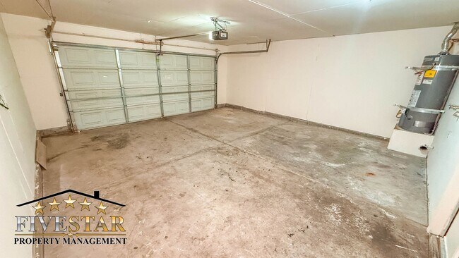 Building Photo - 7408 Cross Glade St