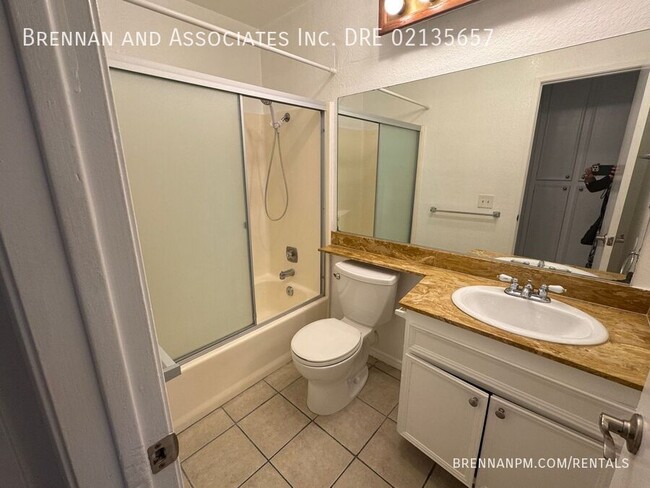 Building Photo - Cozy 1-Bedroom Condo North Park, 2 Parking...