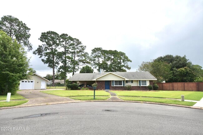 Building Photo - 101 Boxwood Dr