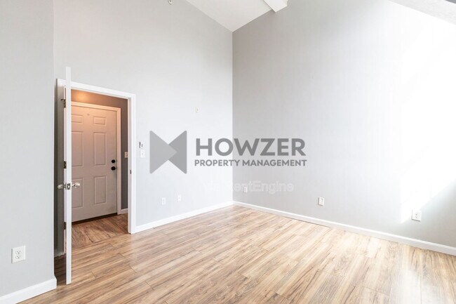 Building Photo - 361 Main St