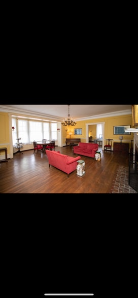 Building Photo - 707 Westview St