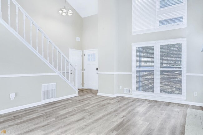 Building Photo - 2991 Brooks Dr