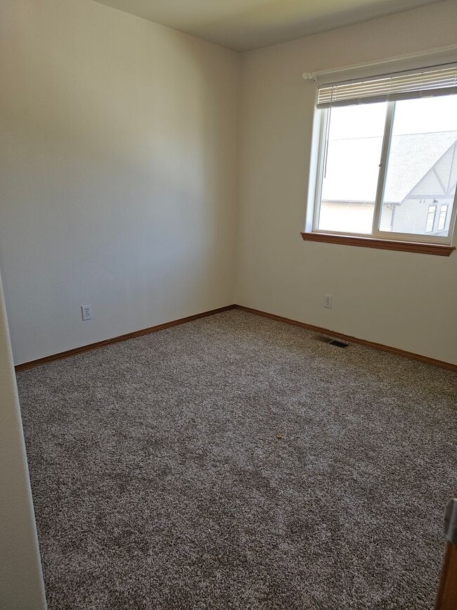 Building Photo - Lovely 3 Bedroom Home for Rent in CDA!