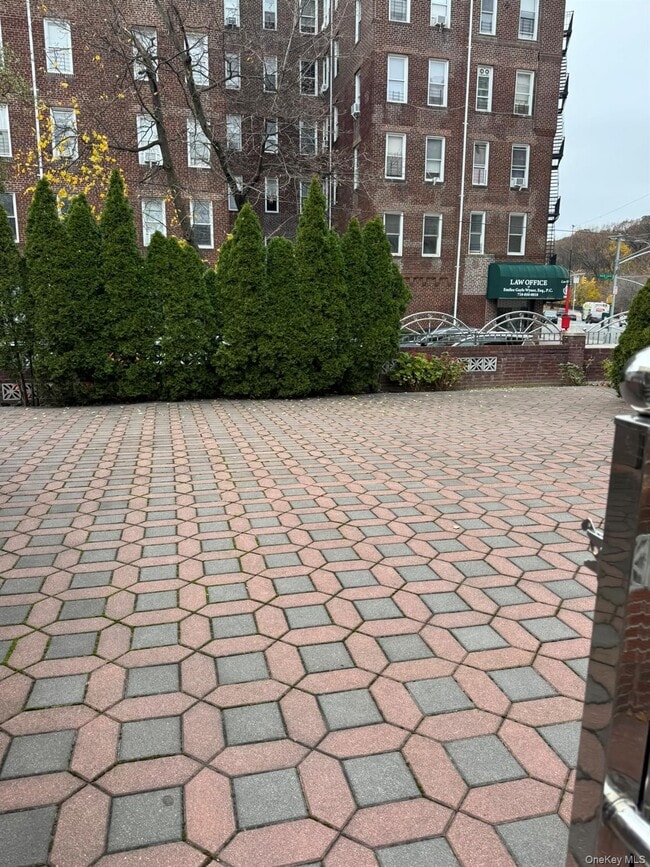 Building Photo - 109-04 Myrtle Ave