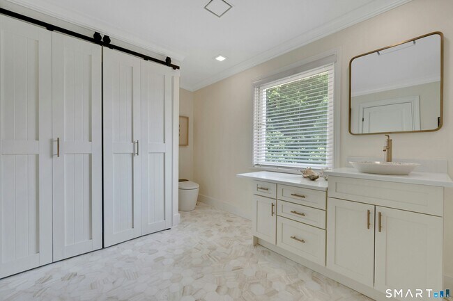 Building Photo - 3 Old Clubhouse Rd