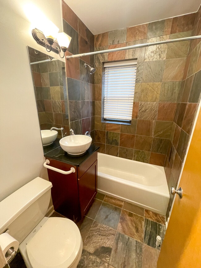 Building Photo - 6736 N Glenwood Ave