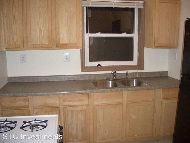 Building Photo - 2 br, 1 bath House - 402 W. McDonough