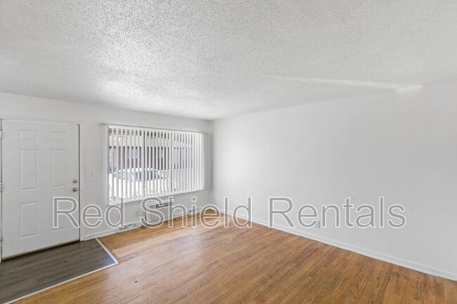 Building Photo - 944 Holmes Rd