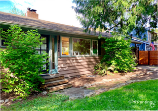 Building Photo - Matthews Beach 3 bd Available now!