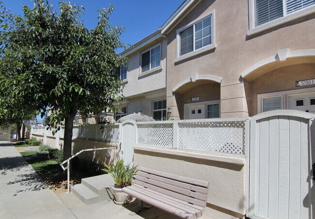 Primary Photo - 5730 S Glennie Ln