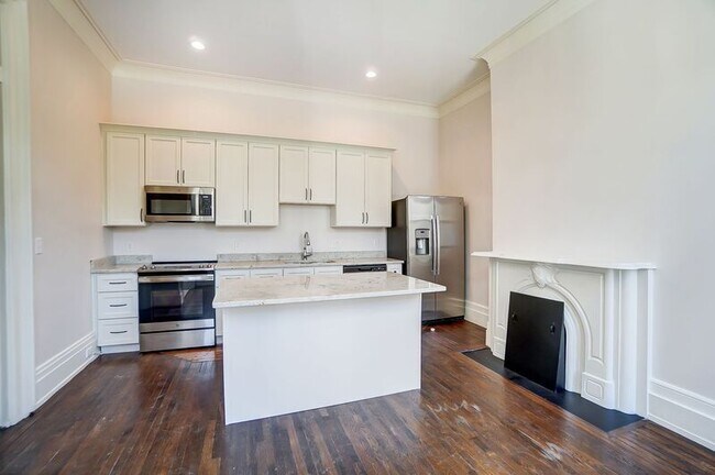 Building Photo - 2701 Cleinview Ave