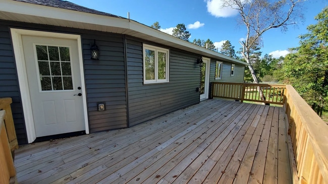 Building Photo - 4 Bedroom Single Family Home