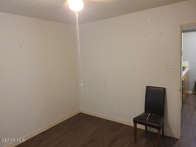 Building Photo - 701 W Yandell Dr