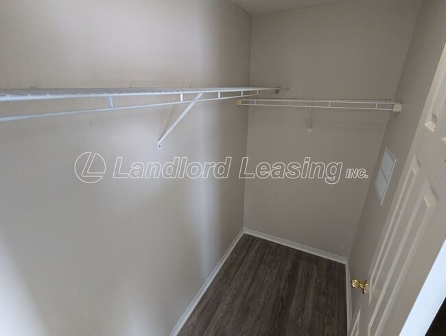 Building Photo - 35330 Oxford Ct