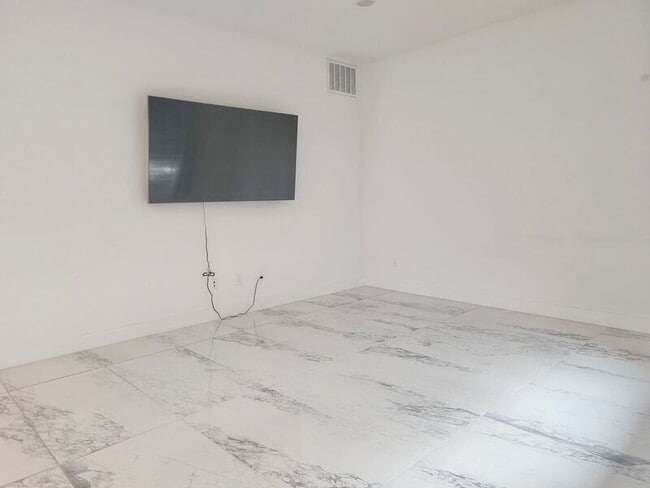 Building Photo - 16332 Dawn Wy