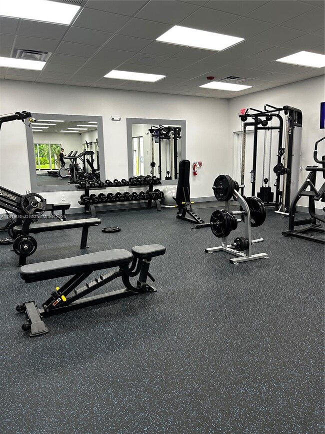 Building Photo - 16919 N Bay Rd