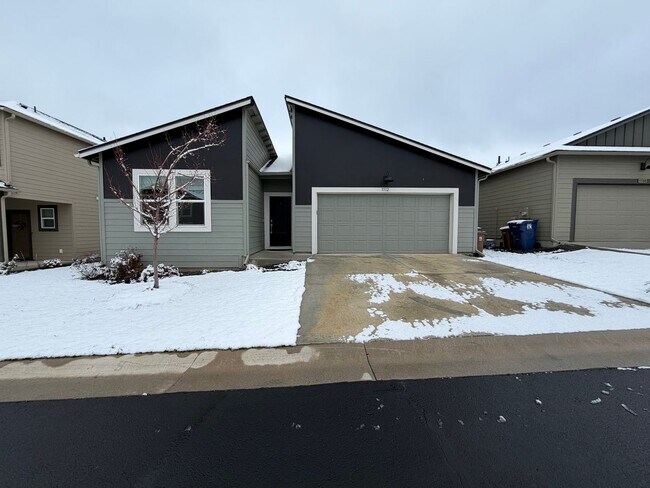 Building Photo - Stunning 3 Bed, 2 Bath Home in Spokane!