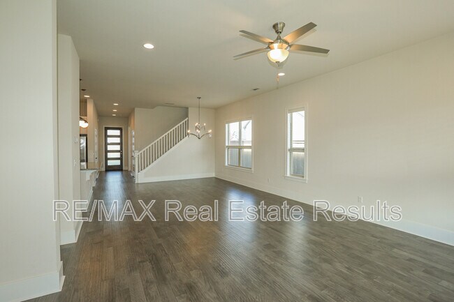 Building Photo - 4903 SW Woodvale Rd