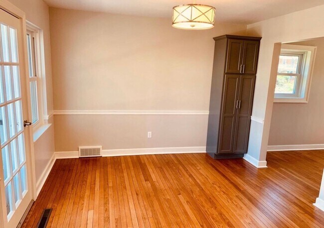 Building Photo - Wyomissing Schools Rental