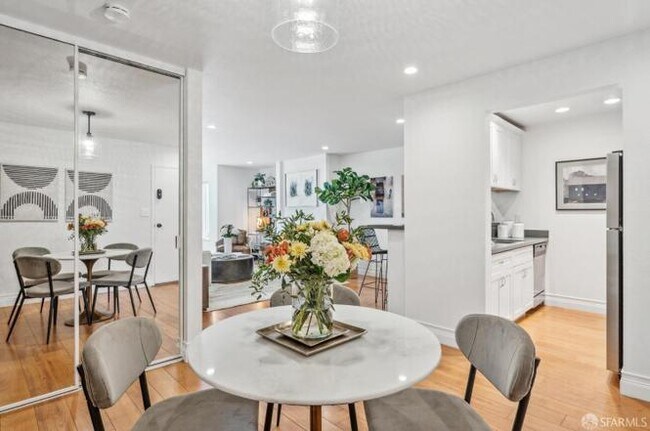 Dining room area - 5320 Diamond Heights Blvd