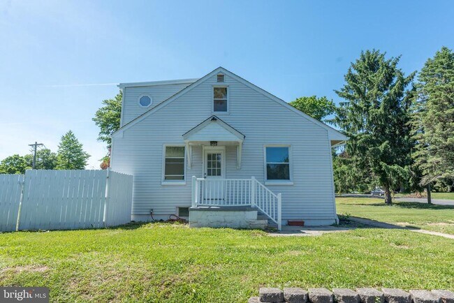 Building Photo - 75 Reeder Ave