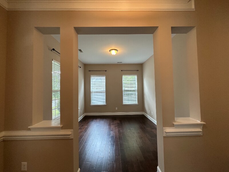 Building Photo - 109 Grayfox Dr
