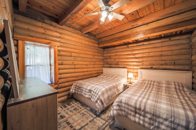 Building Photo - 195 Black Bear Dr