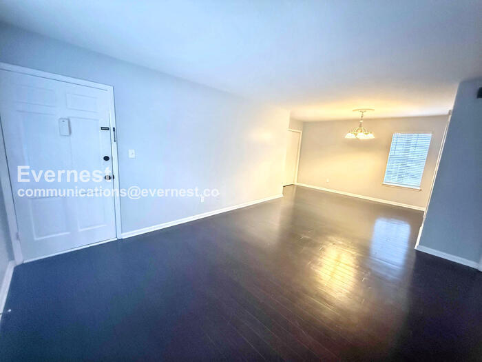 Building Photo - 2201 Montreat Cir