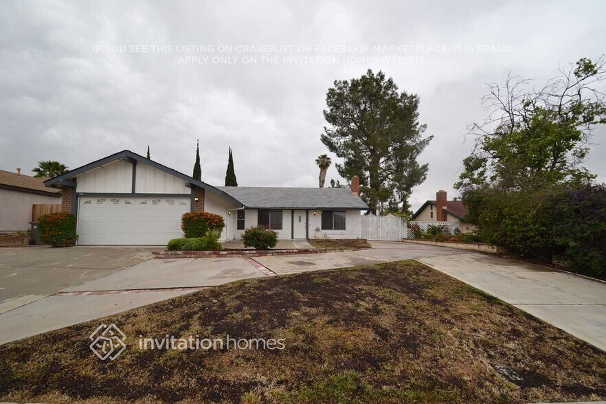 Primary Photo - 11060 Davis St