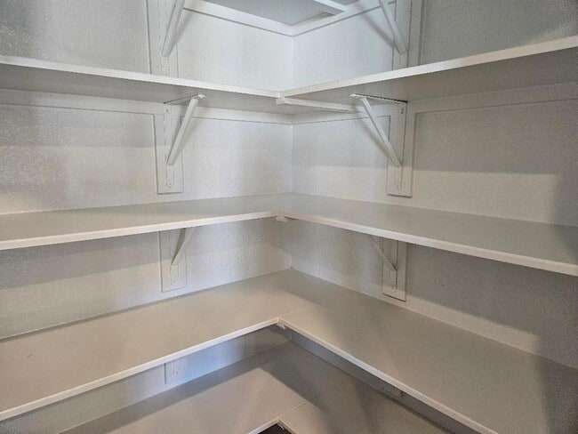 Building Photo - 162 Hayloft Ln