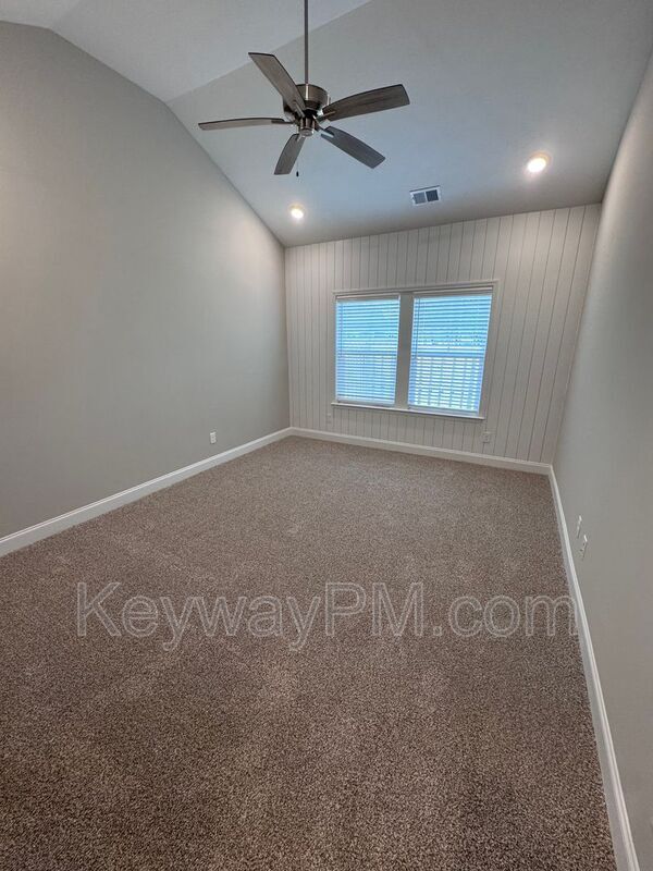 Building Photo - 2071 Denmark Ave SE