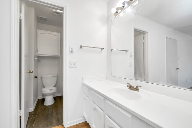 Building Photo - 2379 Briarwest Blvd