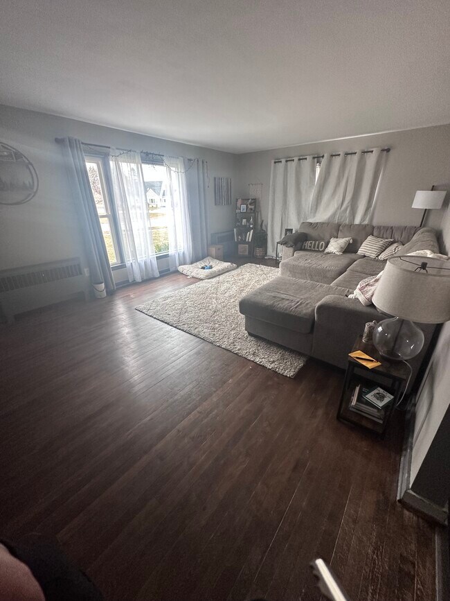 Building Photo - 213 E Douglas St