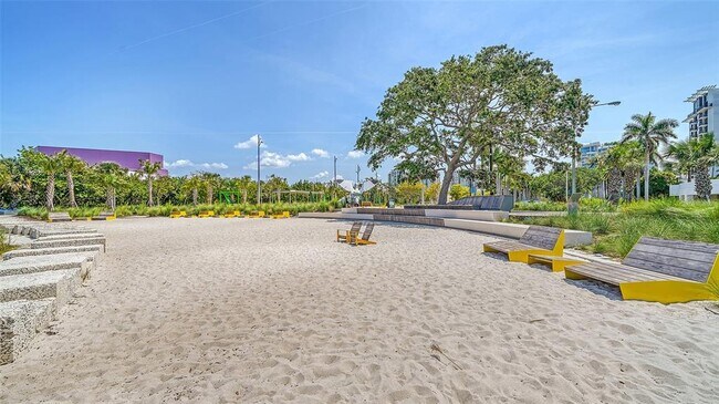 Building Photo - 988 Blvd of the Arts