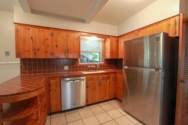 Building Photo - 5712 Fairlane Dr