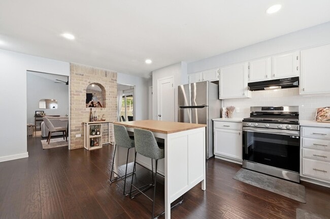 Building Photo - 6307 Tara Dr