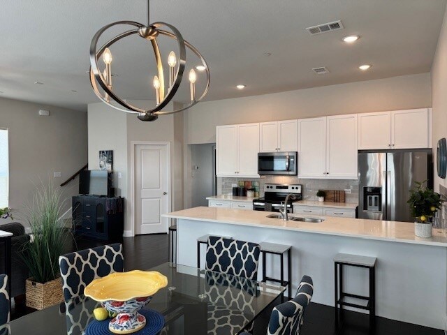 Building Photo - 111 Sumac St