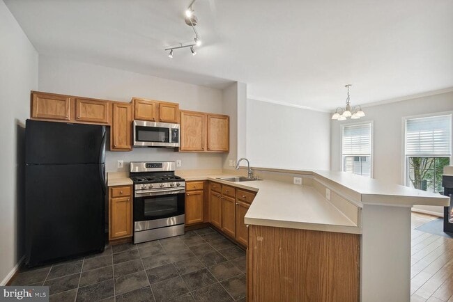 Building Photo - 2547 Sandbourne Ln