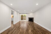 Building Photo - Modern 2 Bedroom 2 Bathroom Condo Close to Downtown Kirkland