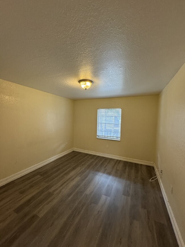 Building Photo - "Charming 1-Bedroom Condo Retreat with Stu...