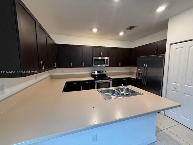 Building Photo - 20714 NE 5th Ct