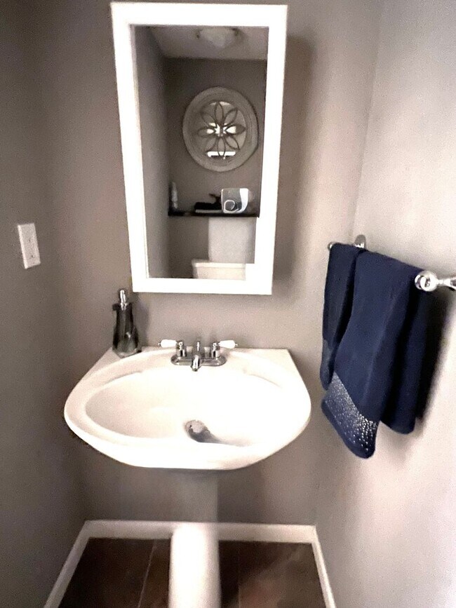 Building Photo - Spacious 4BR House in Boulder