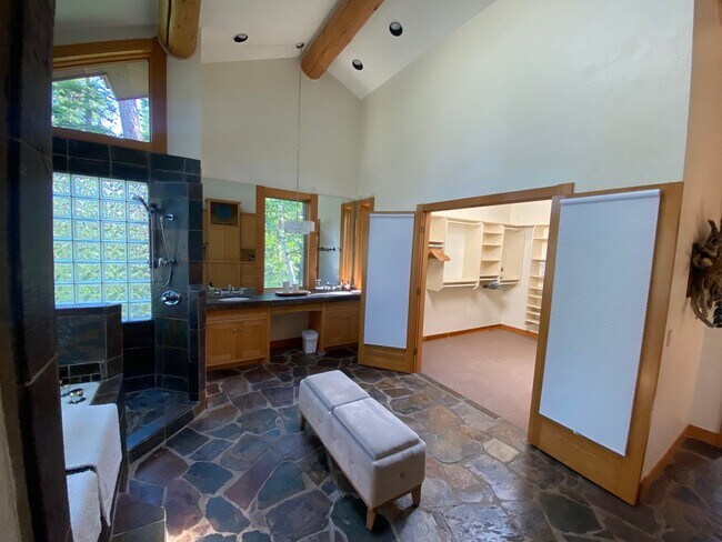 Building Photo - Hidden Whitefish Lake 3 bedroom Furnished ...