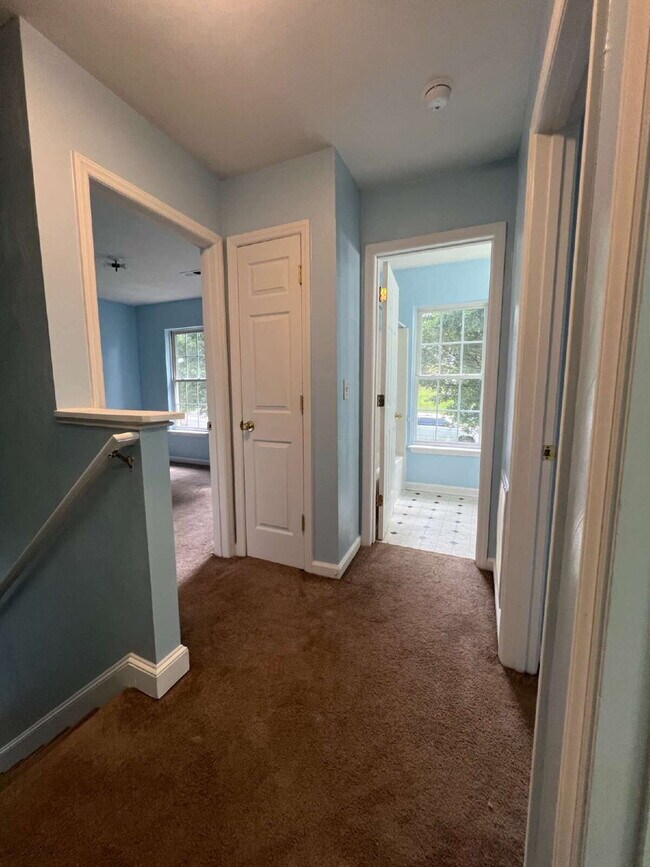 Building Photo - 3 Bdrm / 2.5 Bath House Available Now!!! N...