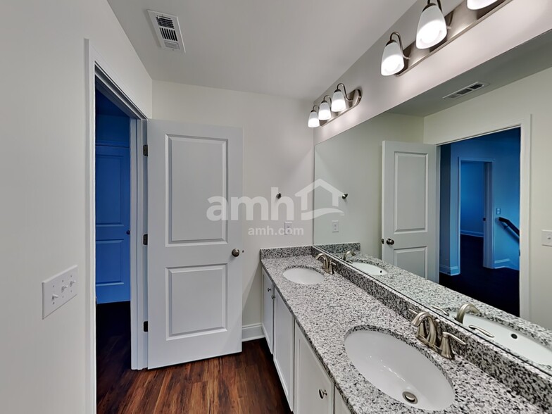 Building Photo - 5949 Hagar Vly Dr