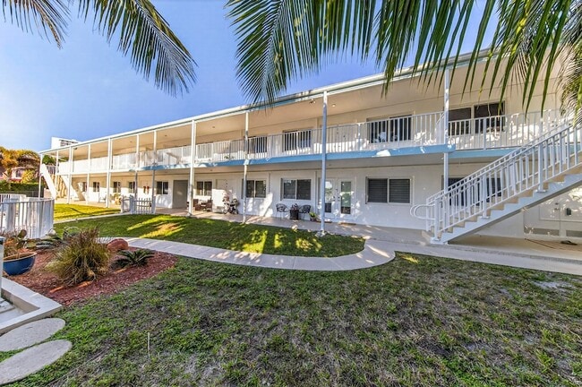 Building Photo - 2815 NE 33rd Ave