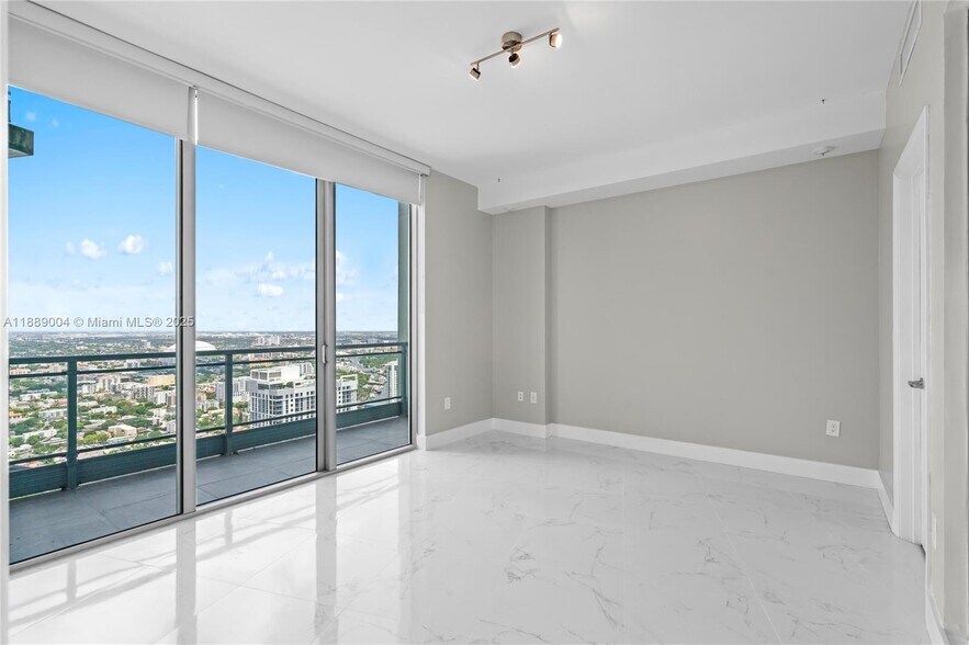 Building Photo - 92 SW 3rd St