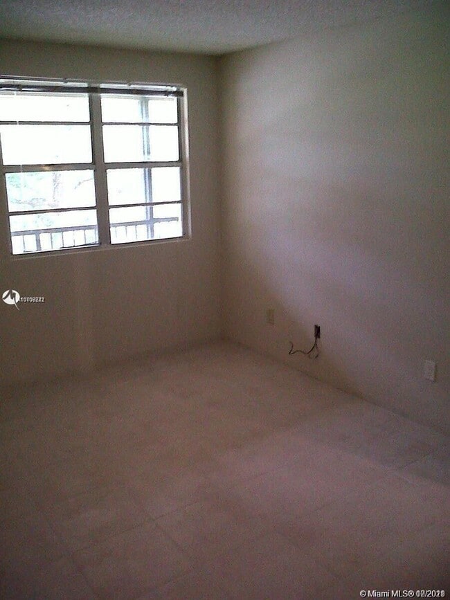 Building Photo - 1239 SW 46th Ave