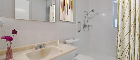 Building Photo - 2442 Oates Dr