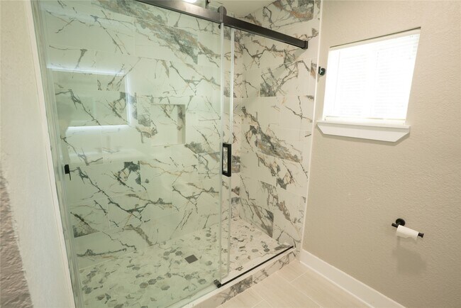 Building Photo - 10202 Cathedral Dr